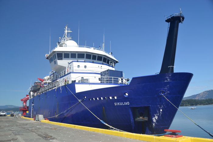 RV Sikuliaq in port