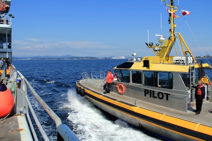 Pilot comes aboard in Victoria
